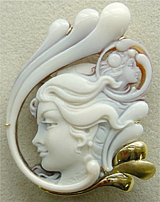 Francesca Iovino �i�t�����`�F�X�J�E�C�I�r�[�m�j
2